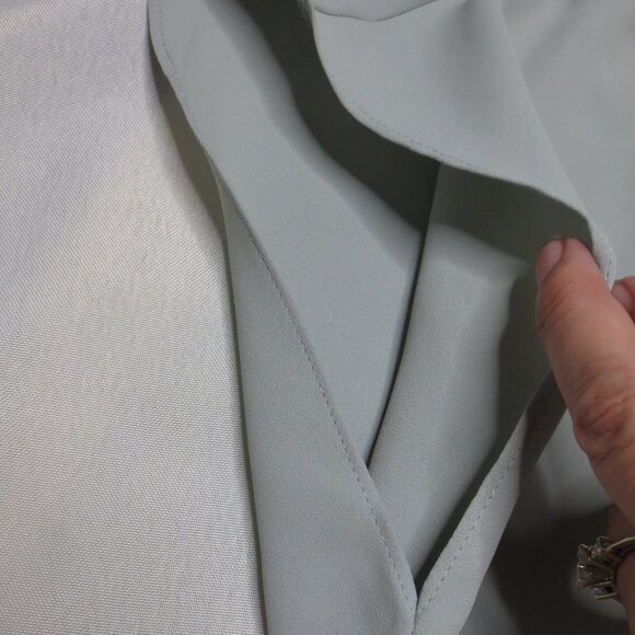 NWT EXPRESS womens BLOUSE gray LIGHTWEIGHT zipper TOP career SIZE M - Picture 8 of 9